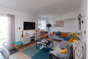 Sitting Room (1)- click for photo gallery